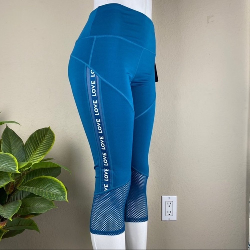 Elastic Waist Tape Side Letter Graphic Leggings💪🌺